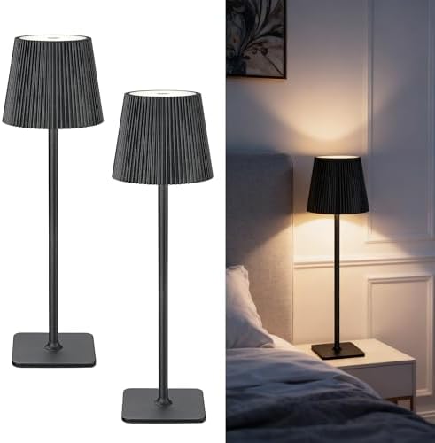 Kabellose LED Tischlampe von – Dimmbare Nachttischlampe mit Magnetköpfen, 3000K Weiß & RGB, IP54 Wasserdicht für Schlaf