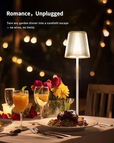 Kabellose LED Tischlampe von – Dimmbare Nachttischlampe mit Magnetköpfen, 3000K Weiß & RGB, IP54 Wasserdicht für Schlaf