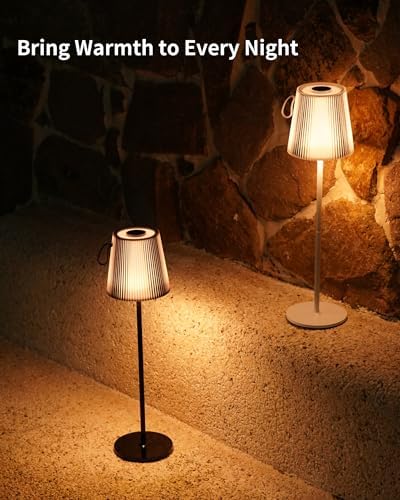 Kabellose LED Tischlampe von – Dimmbare Nachttischlampe mit Magnetköpfen, 3000K Weiß & RGB, IP54 Wasserdicht für Schlaf